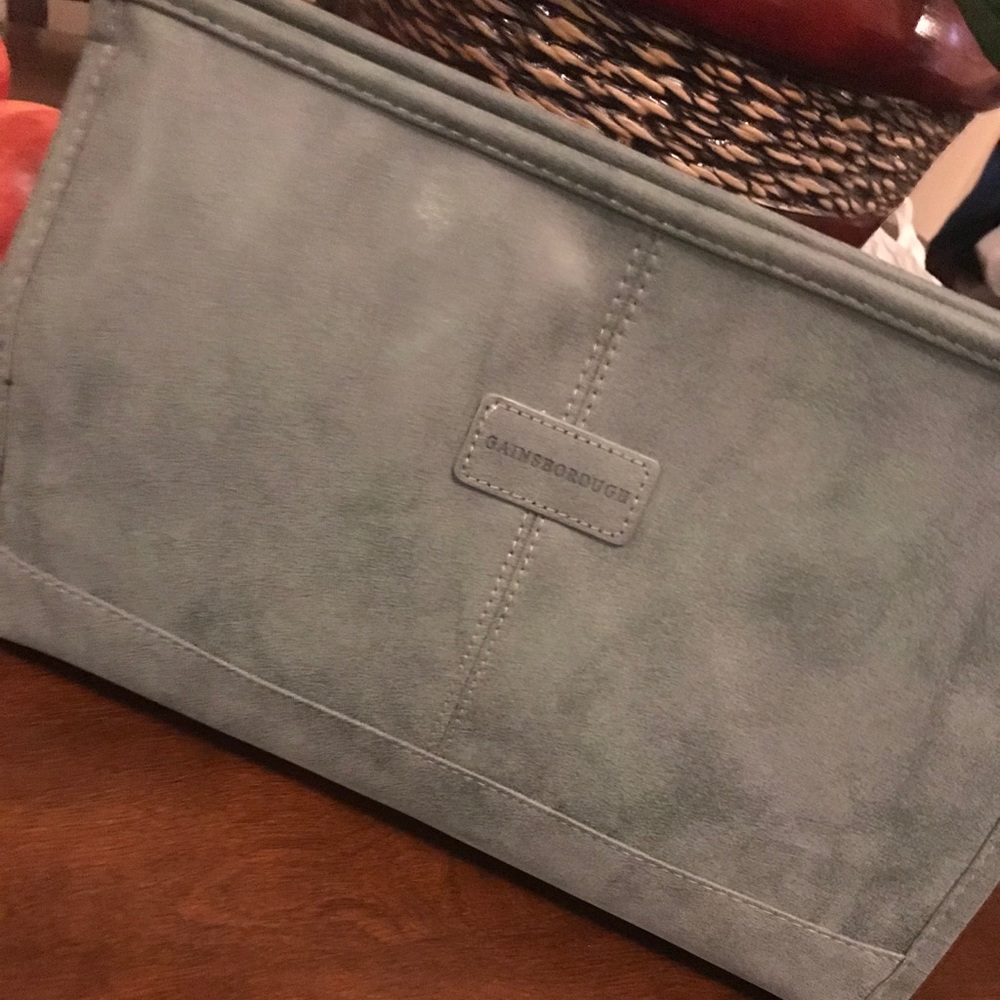 Toiletry clutch pouch